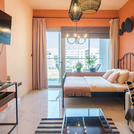 Poolside Charm Apartment Abu Dhabi Bagian luar foto